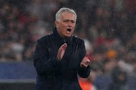 Mourinho é esperado em Madri na próxima semana e pode fechar contrato com o Real até 2029