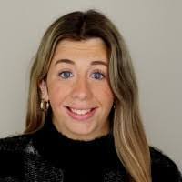 Molly Quigley's Instagram, Twitter & Facebook