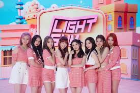 큐브 엔터테인먼트의 새로운 걸그룹 'lightsum(라잇썸)'의 멤버 유정(yujeong), 히나(hina)의 프로필 사진이 공개됐다. Zgwkcajnnw3udm
