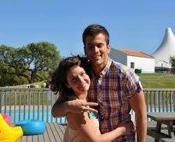 Foi transmitida pela tvi entre 30 de agosto de 2003 e 15 de setembro de 2012, totalizando 9 temporadas e mais de 2000 episódios. Amor Escondido As Atrizes Sao A Perdicao De David Carreira Celebridades Flash