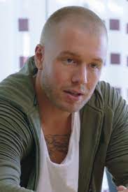 Faren slet med å få kontakt med datteren. Herman Flesvig Movies Age Biography