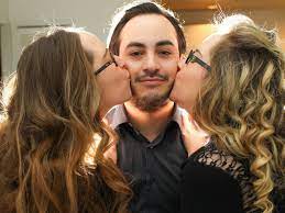 Victoria hepperle (reality star) was born on the 6th of december, 1987. Victoria And Amanda Hepperle Meet The Twin Sisters Who Share Everything Including Their Boyfriend Mirror Online