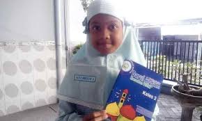 May 04, 2019 · puisi ramadhan, bulan ramadhan adalah bulan ke 9 dalam kalender islam, dan dirayakan oleh umat muslim di seluruh dunia dengan berpuasa (saum) dan memperingati wahyu yang pertama yang turun kepada nabi muhammad menurut keyakinan umat islam. Puisi Anak Nikmat Dan Semangat Puasa Ramadhan Penulis Cilik