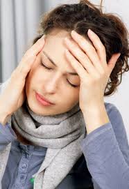 O durere de cap poate varia de la un sentiment de tensiune in zona fruntii sau a cefei pana la junghiuri intepatoare si ascutite. De Ce Ne Doare Capul Despre ViaÈ›a Din Romania