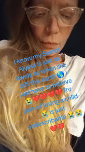 Alyssa Dewey's Instagram, Twitter & Facebook