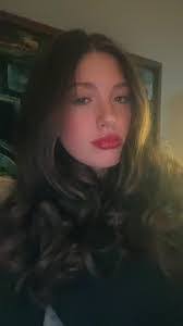 Laura Lazar's Instagram, Twitter & Facebook