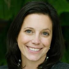 Kelly Dore's Instagram, Twitter & Facebook