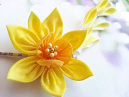 Sisters Silk Daffodil Flower Hair Pins Japanese Kanzashi Etsy Flower Crafts Flower Hair Pin Handmade Flowers