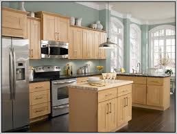 Kitchen Paint Colors With Honey Maple Cabinets Maple Kitchen Cabinets Oak Kitchen Cabinets Kitchen Flooring