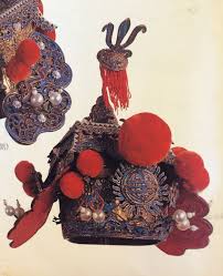 麒 麟童 派侯帽 一名 耳不聞 平頂方形 兩側彎