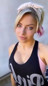 Emma has her first date with izzy while jack grows ever more jealous and concerned. 900 Alexa Bliss Ideas In 2021 Alexa Bliss Lexi Kaufman