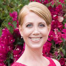 Lori Pullman's Instagram, Twitter & Facebook