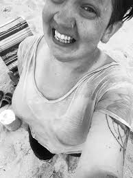 Are you dreaming of exotic destinations too? I love to paint ocean and  beautiful beaches 🏝🌊🛶🌊🏝 Hope you like it 🙂