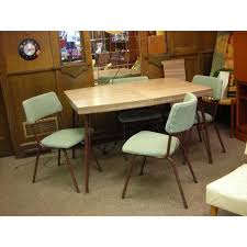 Vintage 1960s Howell Formica Kitchen Table And Chair By Atomickatz 375 00 I Have A Table Very Similar Only I Table And Chairs Vintage Kitchen Vinyl Chairs