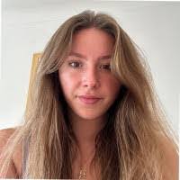 Amy Lowman's Instagram, Twitter & Facebook