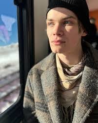 Julian Haynes's Instagram, Twitter & Facebook