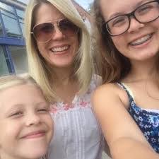 Lora Powell's Instagram, Twitter & Facebook