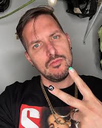 Ronald Beavers (@tha.bzn.ss) · Instagram 照片和视频