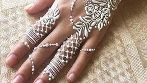 5 Inspirasi Desain Henna Simpel Ini Sangat Cocok Untuk Hari Pernikahanmu Kamu Harus Coba Ladies Tutorial design henna putih simple, sangat mudah sekali untuk di aplikasikan , hanya sesimple itu tutorial design henna putih simple membuat tangan menjadi. 5 inspirasi desain henna simpel ini