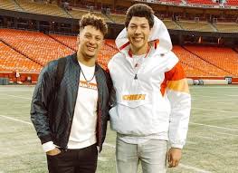 Супербол 8 февраля в 2:30 по мск. Patrick Mahomes Brother Jackson Becoming A Tiktok Celebrity