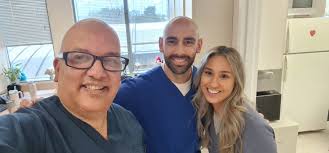 Saying goodbye to the medical students: Neda Bateni and Yasmany Hurtado who  finished their rotation this week in our clinic with Dr Abdul R. Jaraki.  Congratulations and many successes in your professional