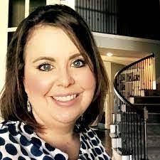 Shauna Deskins's Instagram, Twitter & Facebook