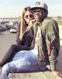 Breel embolo er en schweizisk fodboldspiller, som blev født den 14. Naomi Macht Breel Embolo Zum Papi Pressreader