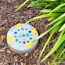 Check spelling or type a new query. Diy Mosaic Stepping Stone With Key Hider As Garden Decor