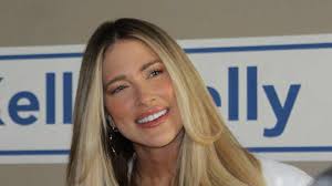 Kelly Kelly Shuts Down WWE Evolution Rumor