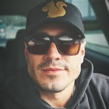 Fernando Barth's Instagram, Twitter & Facebook