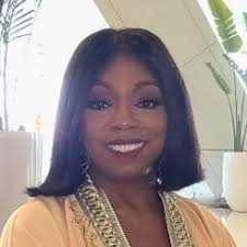 Veronica Leonard (@Veegeeleo)