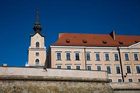 Zarejestrowany jako kempingowy 4 osobowy (4 miejsca do jazdy i spania). Sad Okregowy Z Siedziba Na Dolowej Deklaracje Przed Wyborami Biznes I Styl