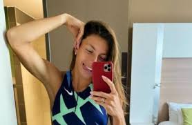 Франко армані, еміліано мартінес, агустін марчесін, хуан муссо. Ukrayinska Chempionka Beh Romanchuk Pidkorila Viginami V Chervonomu Mini Bikini Divo Zhinka Novini Pravda Tut