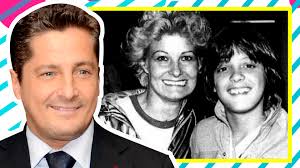 El sol de méxico llevaba una 'vida normal' hasta los 11 años. Luis Miguel Y Su Hermano Se Avecina Un Broncon Por El Nombre De Su Madre