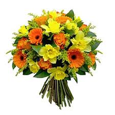 The simplicity of a daisy's bright blooms just makes you grin! Flower Delivery In Germany Send Flowers By Florists