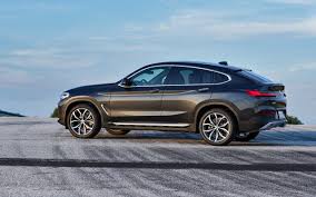 The xdrive30i is powered by. Comparison Bmw X4 Xdrive30i 2020 Vs Bmw X4 M40i 2019 Suv Drive