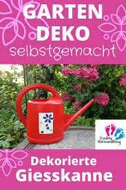 Geschenke Basteln Mit Kindern Dekorierte Giesskanne Doublyblessedblog Geschenke Basteln Mit Kindern Nutzliche Geschenke Basteln Mit Kindern Geschenke Basteln