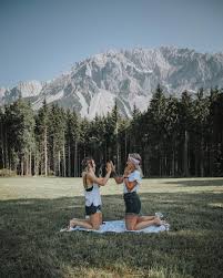 B as in be (b.iy) ; Beim Backer Hat S Gebrannt Brannt Brannt Dann Bin Ich Schnell Vervollstandige Den Satz Wildchildcomm Outdoor Girl Steiermark Wandern