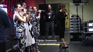 Trijntje oosterhuis zingt 'the first time ever i saw your face' voor lee towers in de eerste aflevering van beste zangers 2018. Backstage Sexy Outfit Trijntje Oosterhuis The Netherlands Video Dailymotion