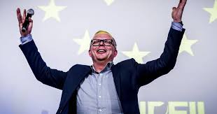 Bloggers, boefjes, journalistiek, diverso kritiek en lichte muziek! Jan Roos Wordt Lijsttrekker Vnl Binnenland Ad Nl