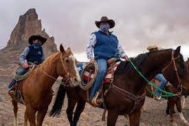 Navajo Riders Head To The Polls On Horseback Newhubus Latestnews Usanews Breakingnews Sports Technology Viralnews New World Navajo Horseback