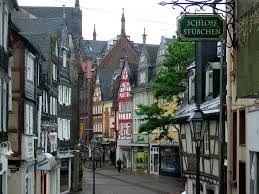 Right at the confluence of those rivers the teutonic order founded one of its first commanderies in the 13th century and where the immense frankish empire was divided up in the 800s. Kleiner Markt Montabaur A Photo On Flickriver Places Around The World Koblenz International Travel Destinations