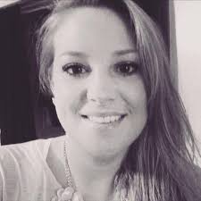 Erin Ethier (@MakeUpOnTheBeat)