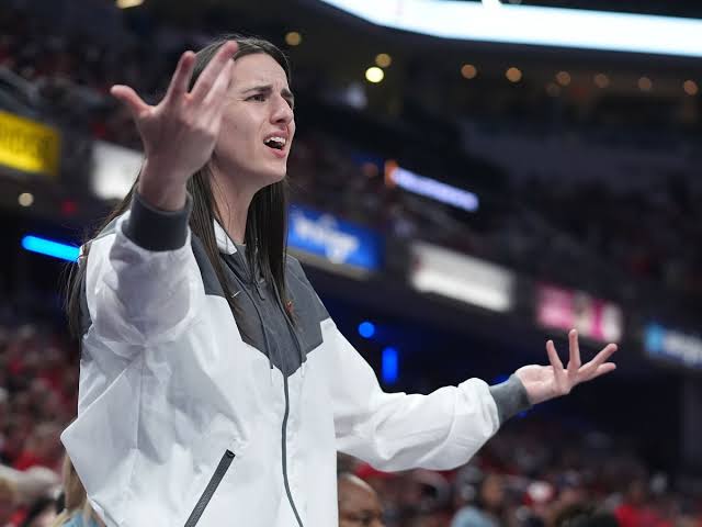 Caitlin Clark podcast interview with Kate Martin draws attention as fans  focus on her strange reactions | MARCA