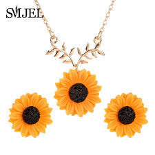 See more ideas about flowers, botanical illustration, flower drawing. Smjel Boho Bunga Matahari Kalung Liontin Vintage Fashion Sehari Hari Perhiasan Lucu Bulat Sweater Laporan Kalung Untuk Wanita Rantai Kalung Aliexpress