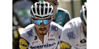 Alaphilippe soloes in la fosse aux loups. Cyclisme Alaphilippe En Arc En Ciel L Humanite