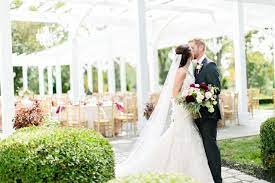 Haseltine Estate Venue Springfield Mo Weddingwire Rustic Wedding Venues Wedding Wire Wedding Cake Bride