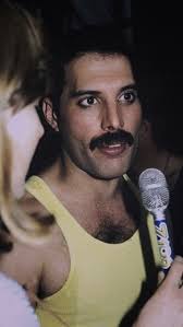 💥✦⋆ 'Sour Milk Sea' had been formed by Chris Dummett. They had been in  existence for nearly a year when Freddie joined and they were keen,  rehearsing up to six times each