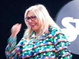 Nel 2021 è entrato a far parte del cast fisso dello show di rai 2 stasera tutto è. Mara Venier Becca La D Urso A Stasera Tutto E Possibile Stefano Complice