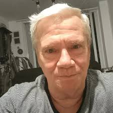 Hola, como estás, mi nombre es Jacob soy colombiano